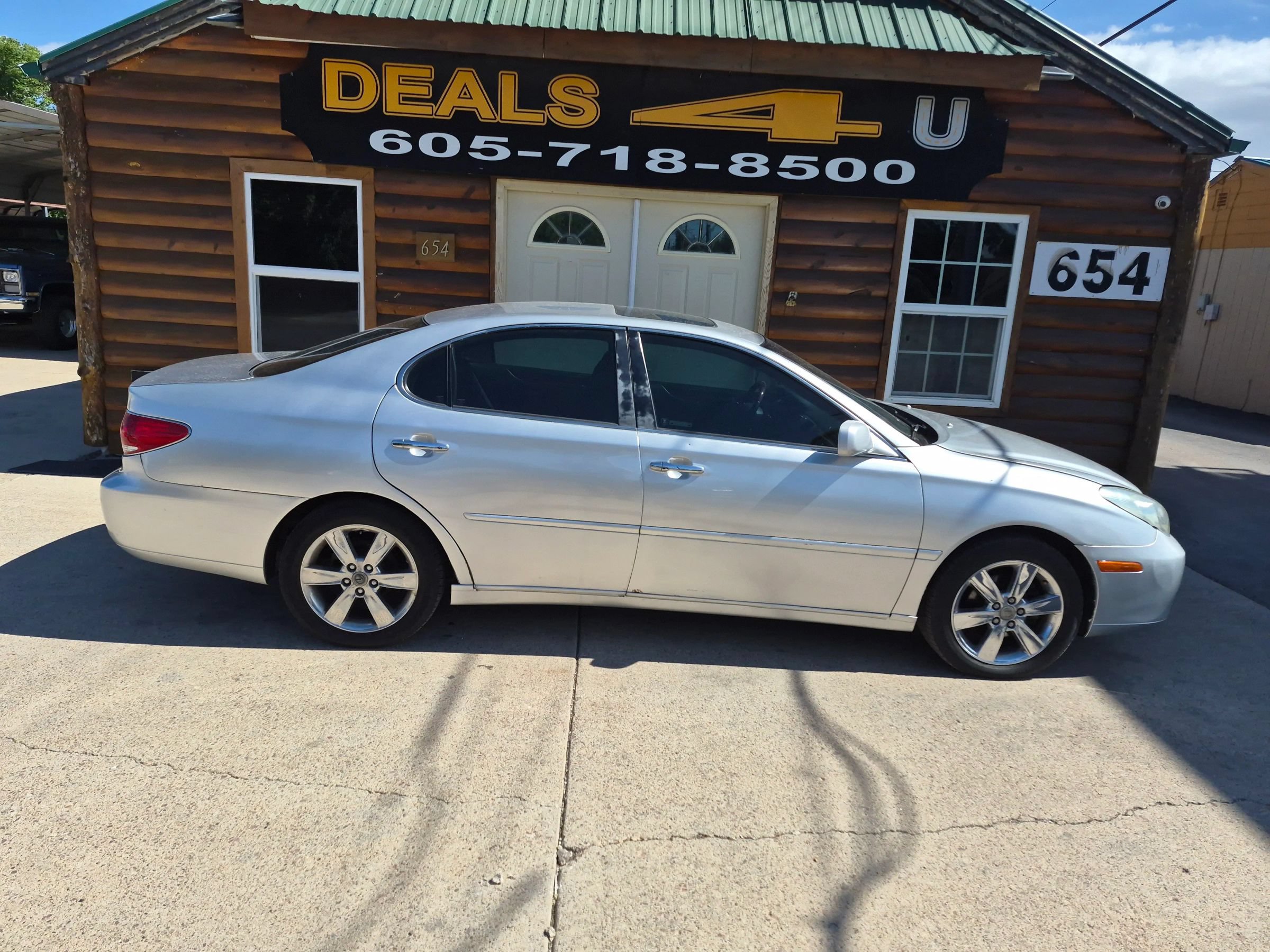 Used 2005 Lexus ES 330 FWD image 2