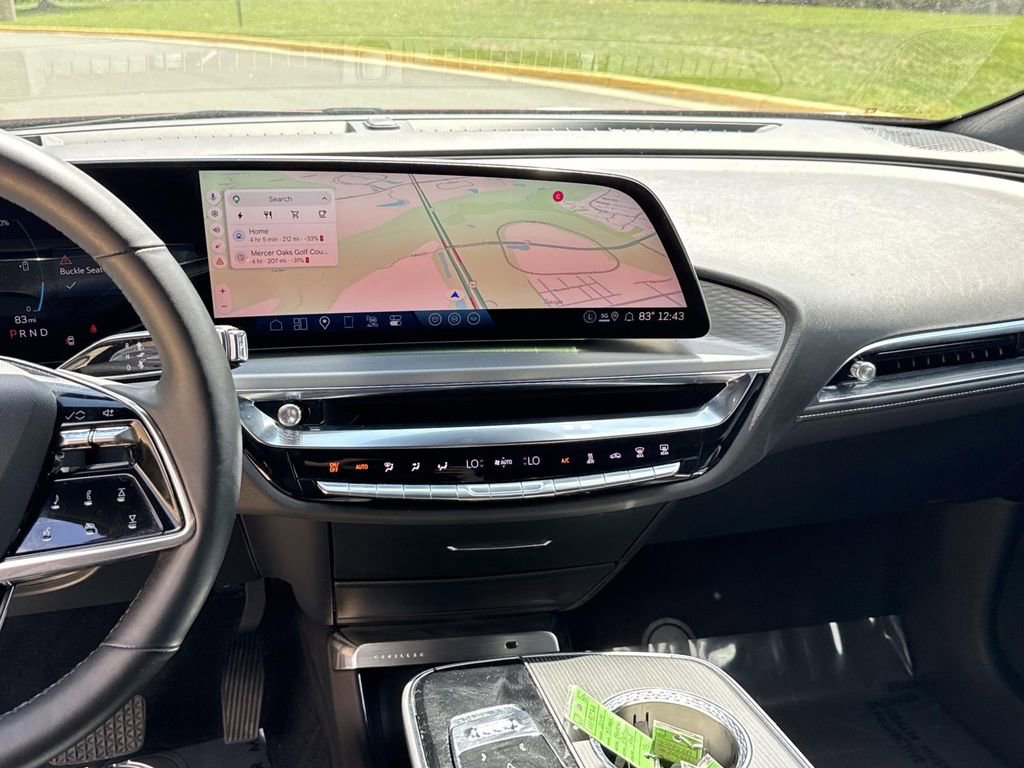 Used 2024 Cadillac Lyriq Luxury w/ LPO, Floor Liner Package AWD/4WD image 9