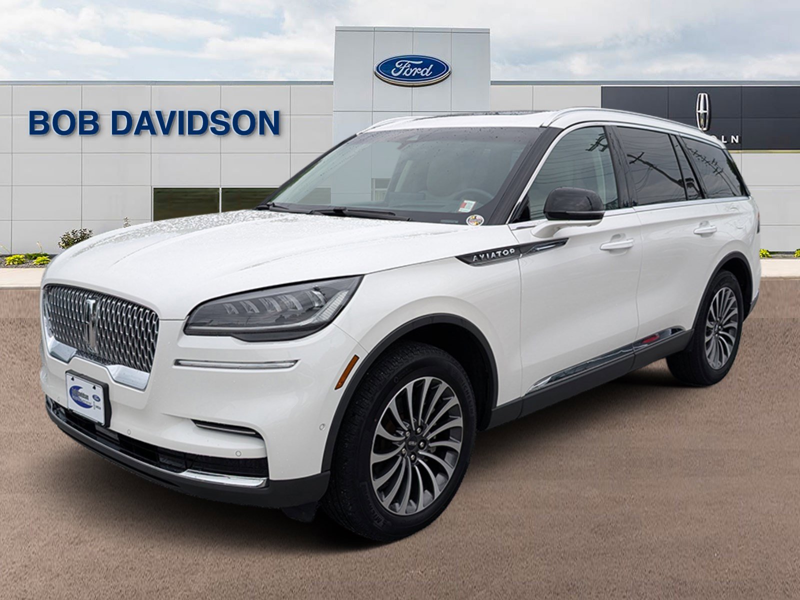 Certified 2023 Lincoln Aviator Reserve w/ Equipment Group 201A AWD/4WD image 1