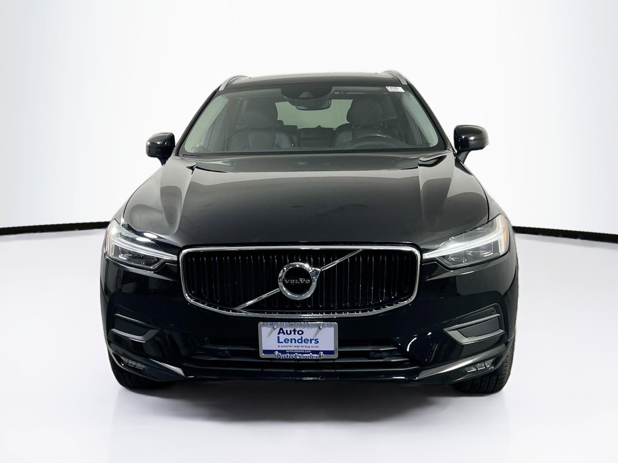 Used 2021 Volvo XC60 T5 Momentum w/ Premium Package image 2