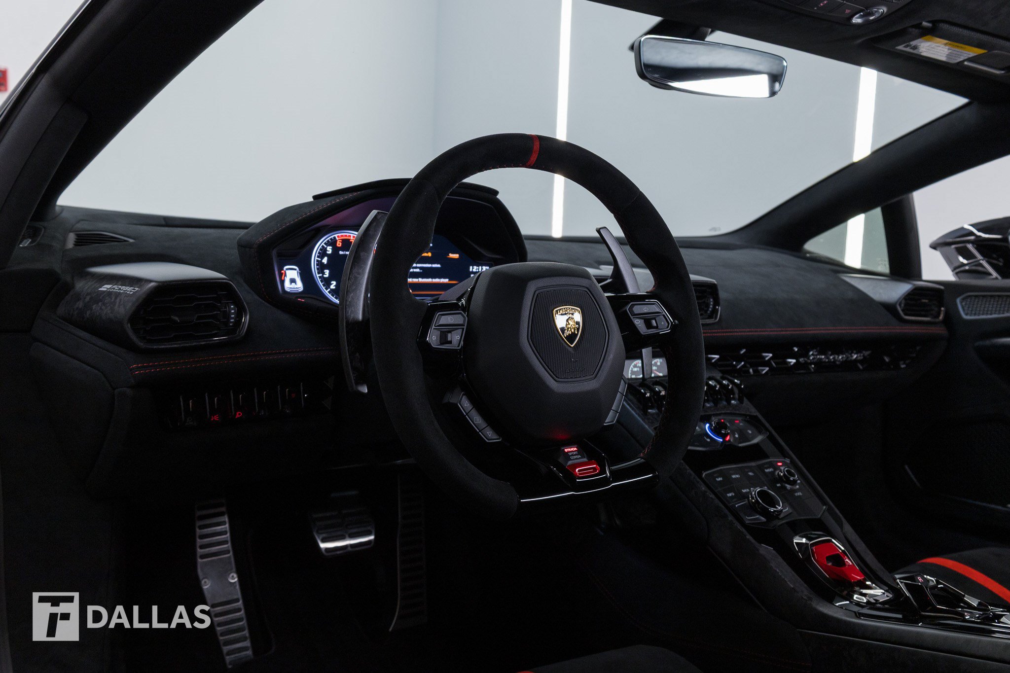 Used 2018 Lamborghini Huracan Performante AWD/4WD image 27
