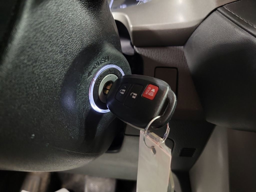 Used 2018 Toyota RAV4 LE image 16