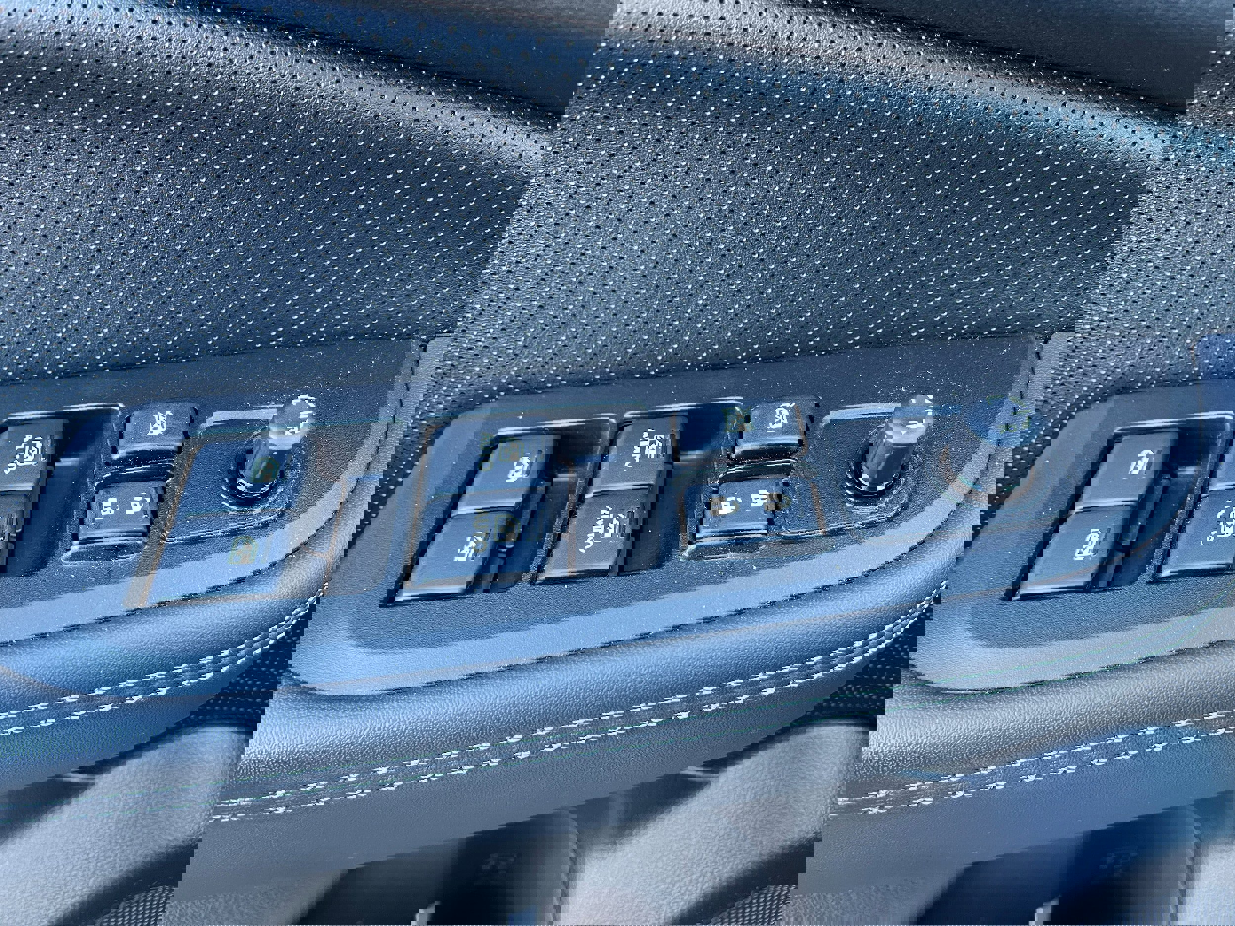 Used 2016 Subaru Legacy 3.6R Limited image 21