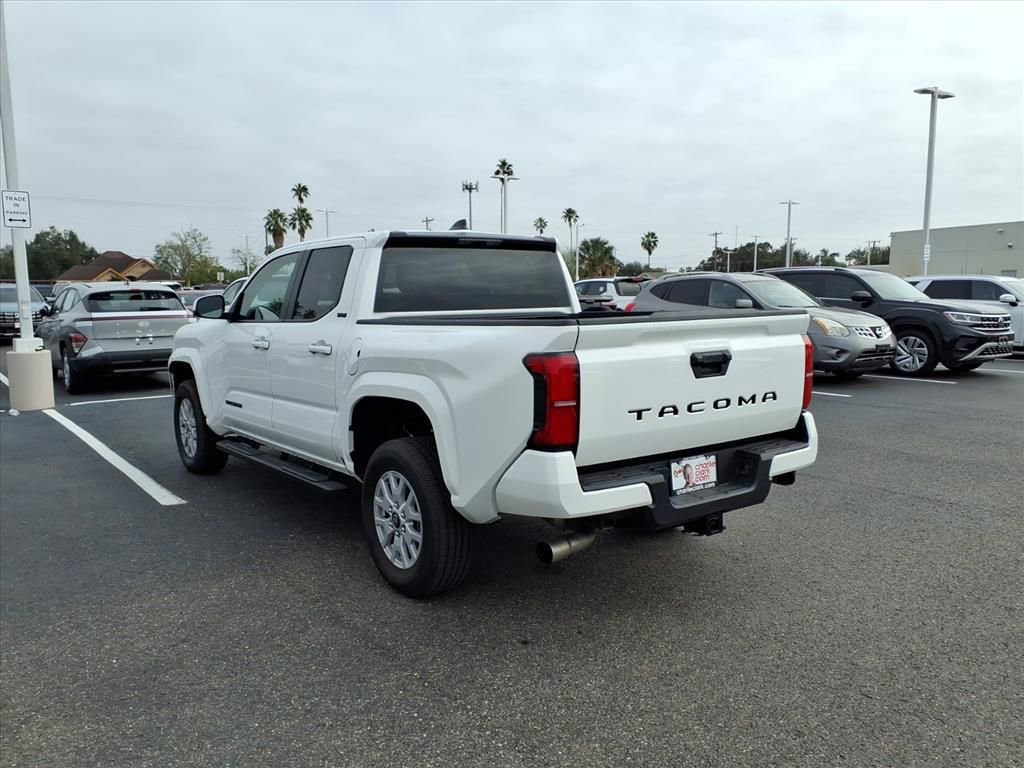 Used 2025 Toyota Tacoma SR5 image 3