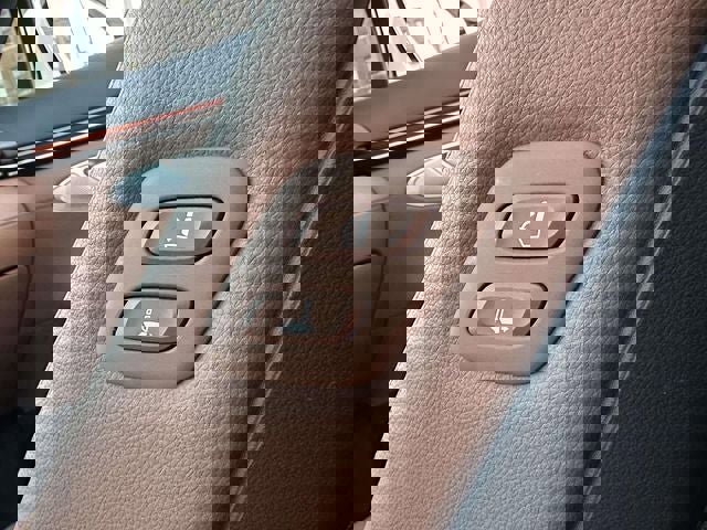 Used 2026 Genesis GV70 2.5T Advanced image 26