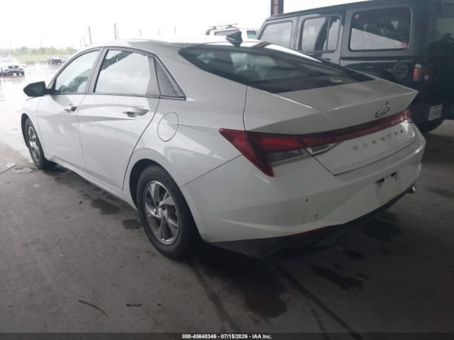 Used 2021 Hyundai Elantra SE FWD image 3