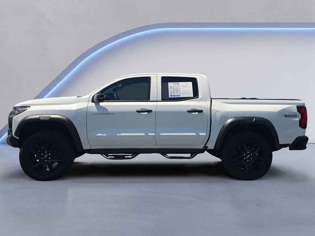 Used 2024 Chevrolet Colorado Trail Boss w/ Technology Package AWD/4WD image 2