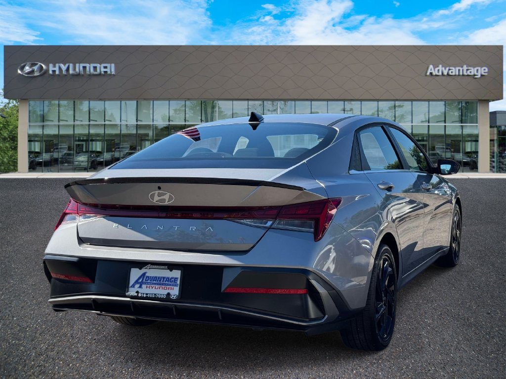 Used 2026 Hyundai Elantra SEL Sport Premium FWD image 7
