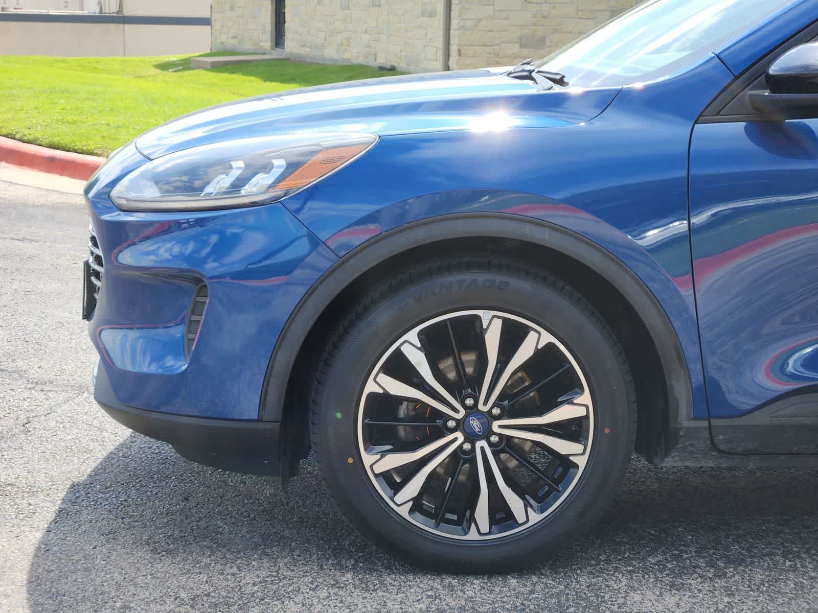 Used 2022 Ford Escape SE w/ SE Sport Appearance Package FWD image 8