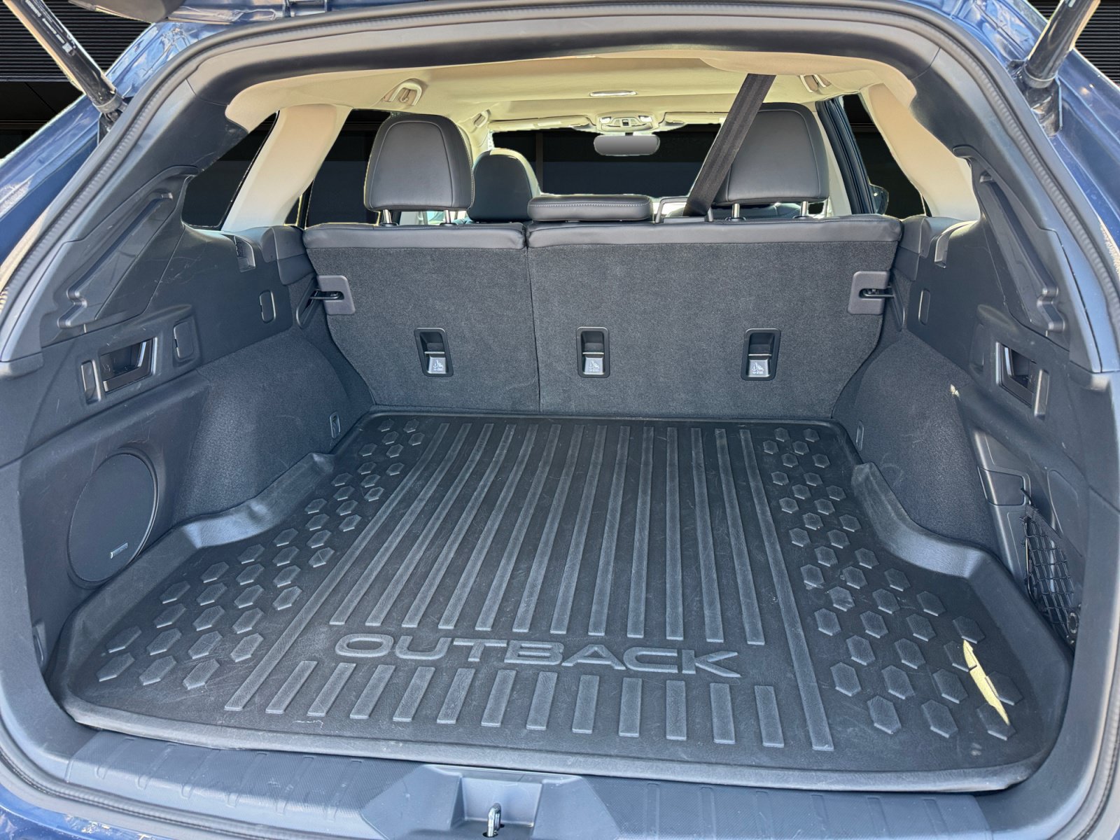 Used 2025 Subaru Outback Limited AWD/4WD image 12