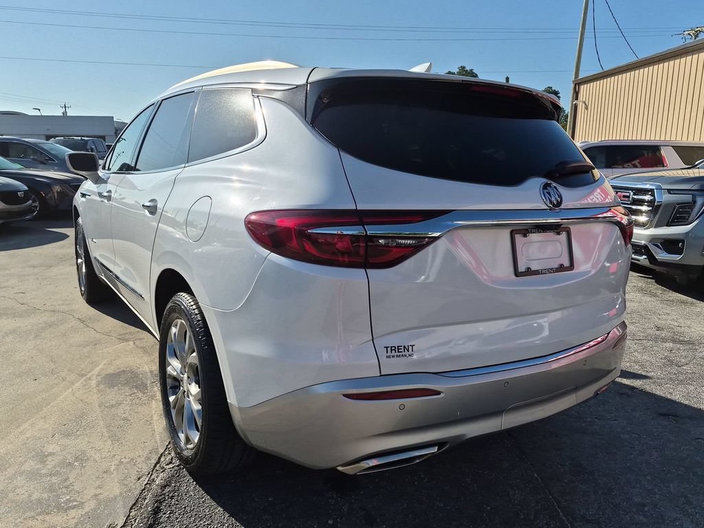 Used 2019 Buick Enclave Avenir FWD image 2
