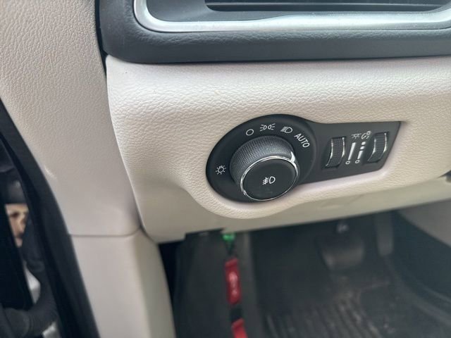 Used 2017 Chrysler Pacifica Touring-L Plus w/ Advanced Safetytec Group image 13