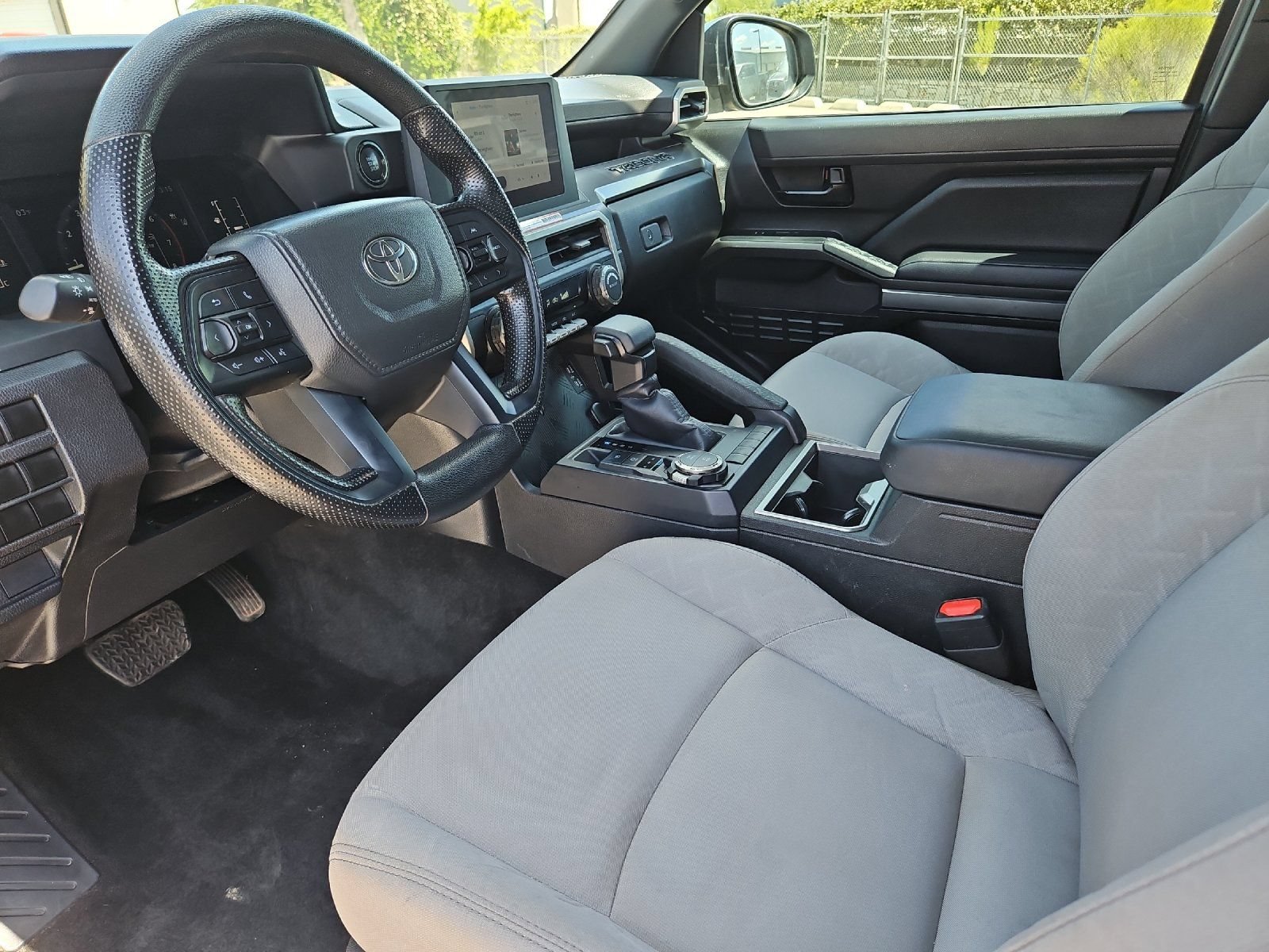 Certified 2025 Toyota Tacoma SR5 AWD/4WD image 9