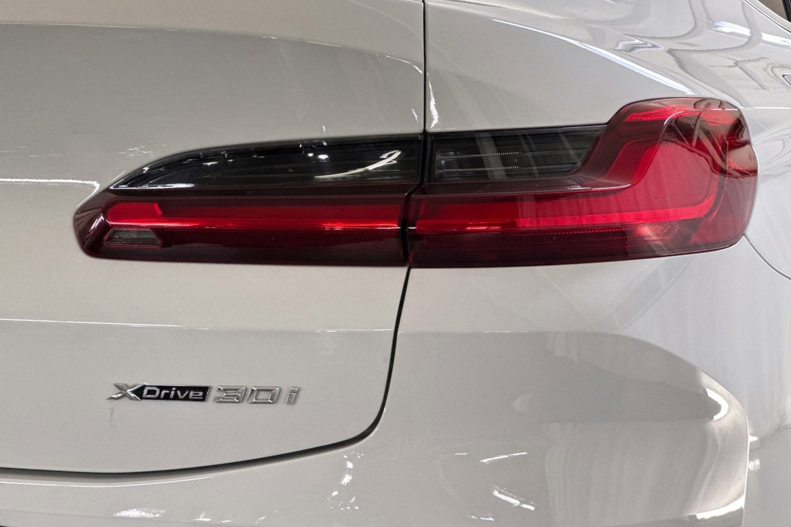 Certified 2023 BMW X4 xDrive30i w/ Premium Package image 12