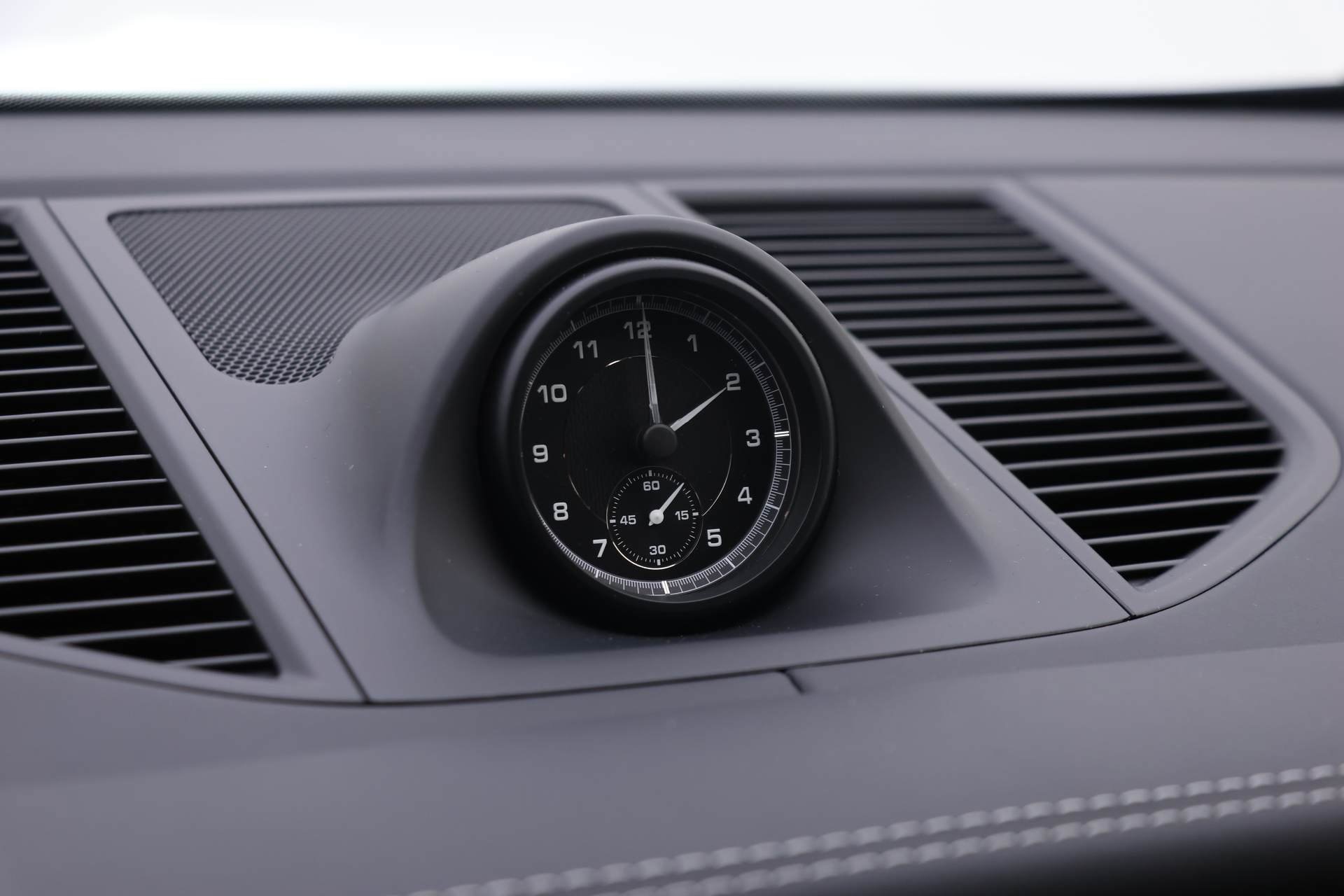 Used 2025 Porsche Macan image 22