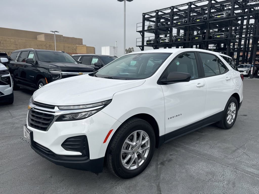 Used 2024 Chevrolet Equinox LS image 1