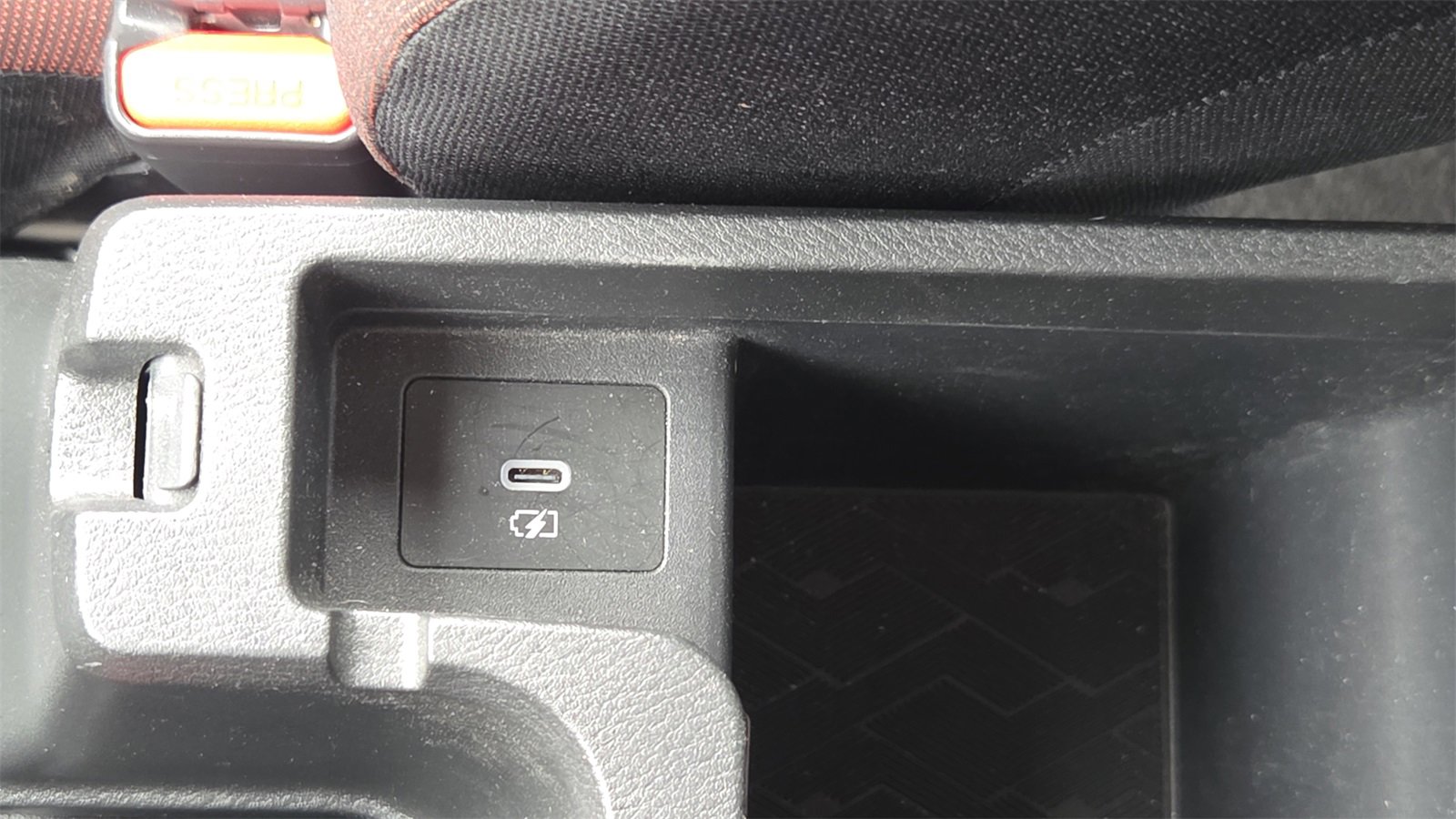 Used 2023 Nissan Versa SR w/ Trunk Package image 29