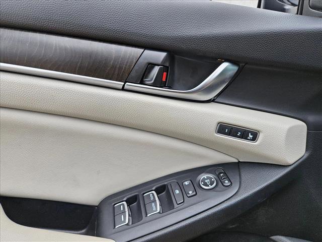 Used 2018 Honda Accord Touring image 9