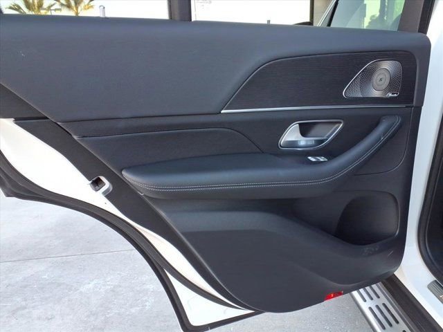 Used 2025 Mercedes-Benz GLE 450e 4MATIC image 17