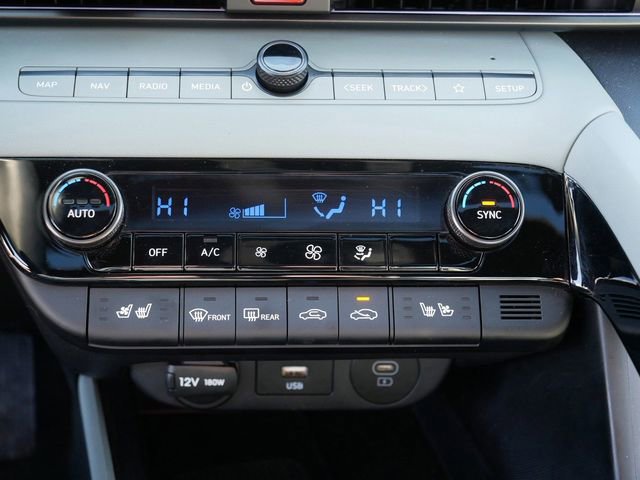 Used 2024 Hyundai Elantra Limited image 30