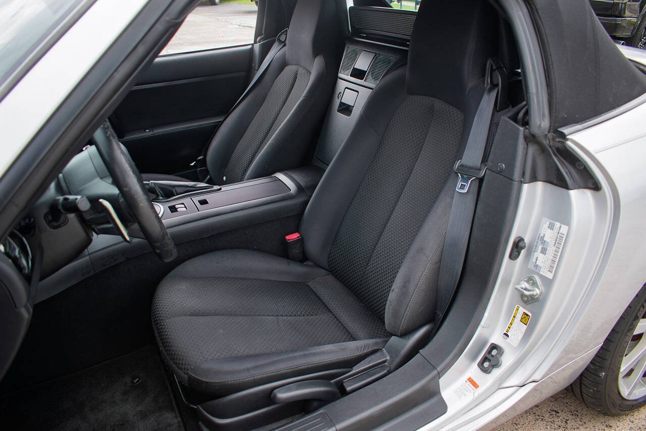 Used 2008 MAZDA MX-5 Miata Touring RWD image 23
