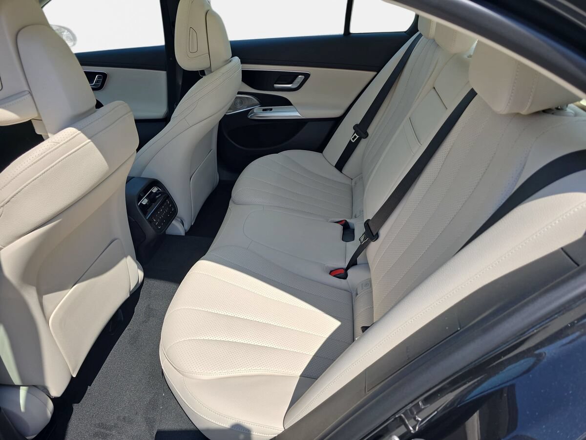 New 2026 Mercedes-Benz E 350 4MATIC Sedan image 14