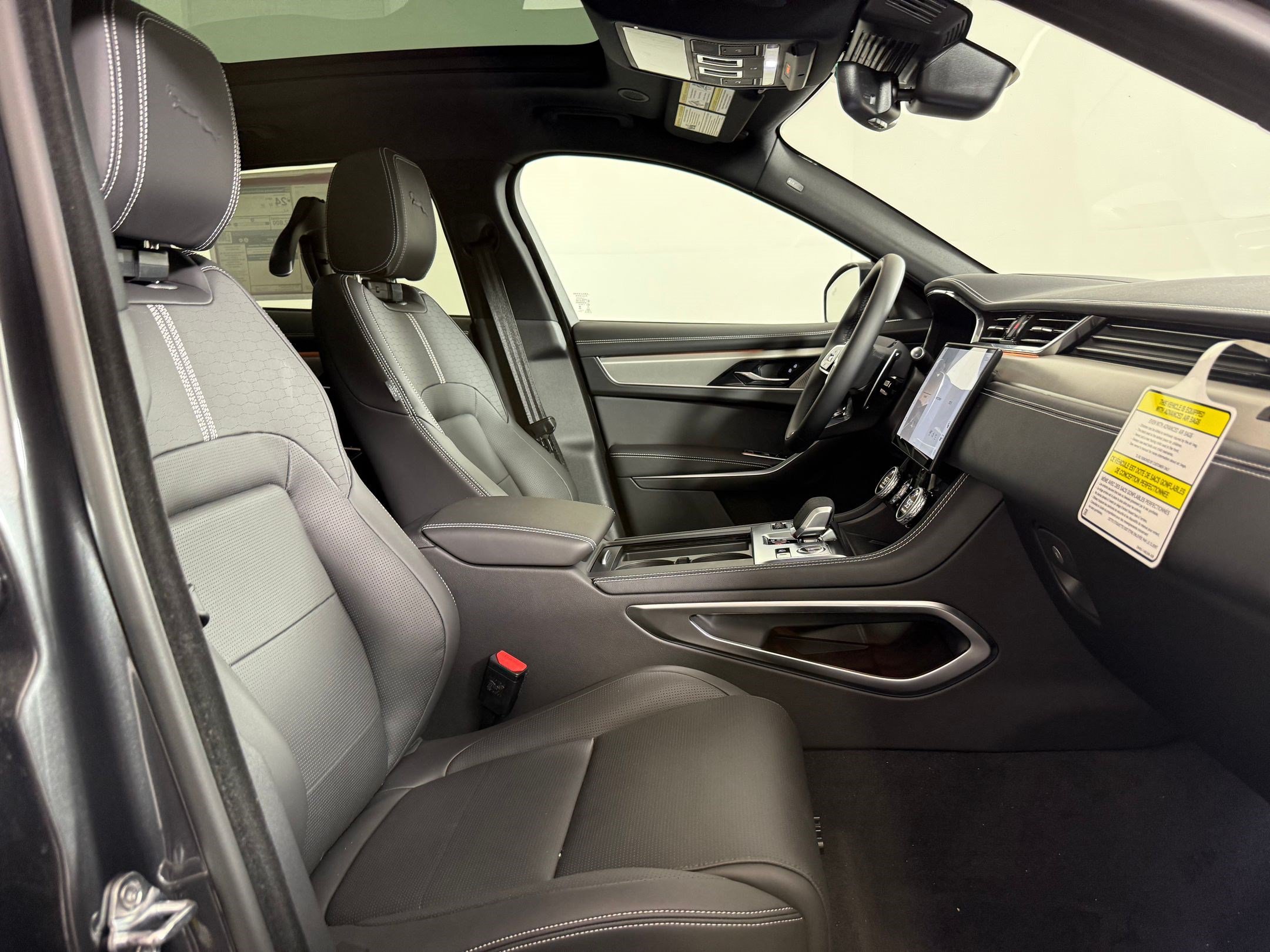 New 2026 Jaguar F-PACE R-Dynamic S AWD/4WD image 23