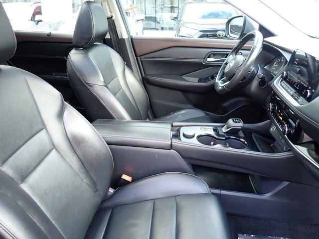 Used 2022 Nissan Rogue SL w/ SL Premium Package image 3