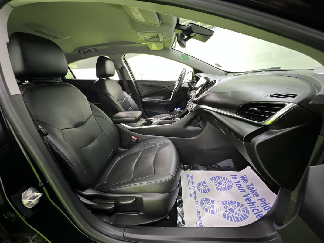Used 2017 Chevrolet Volt Premier w/ Driver Confidence II Package FWD image 29