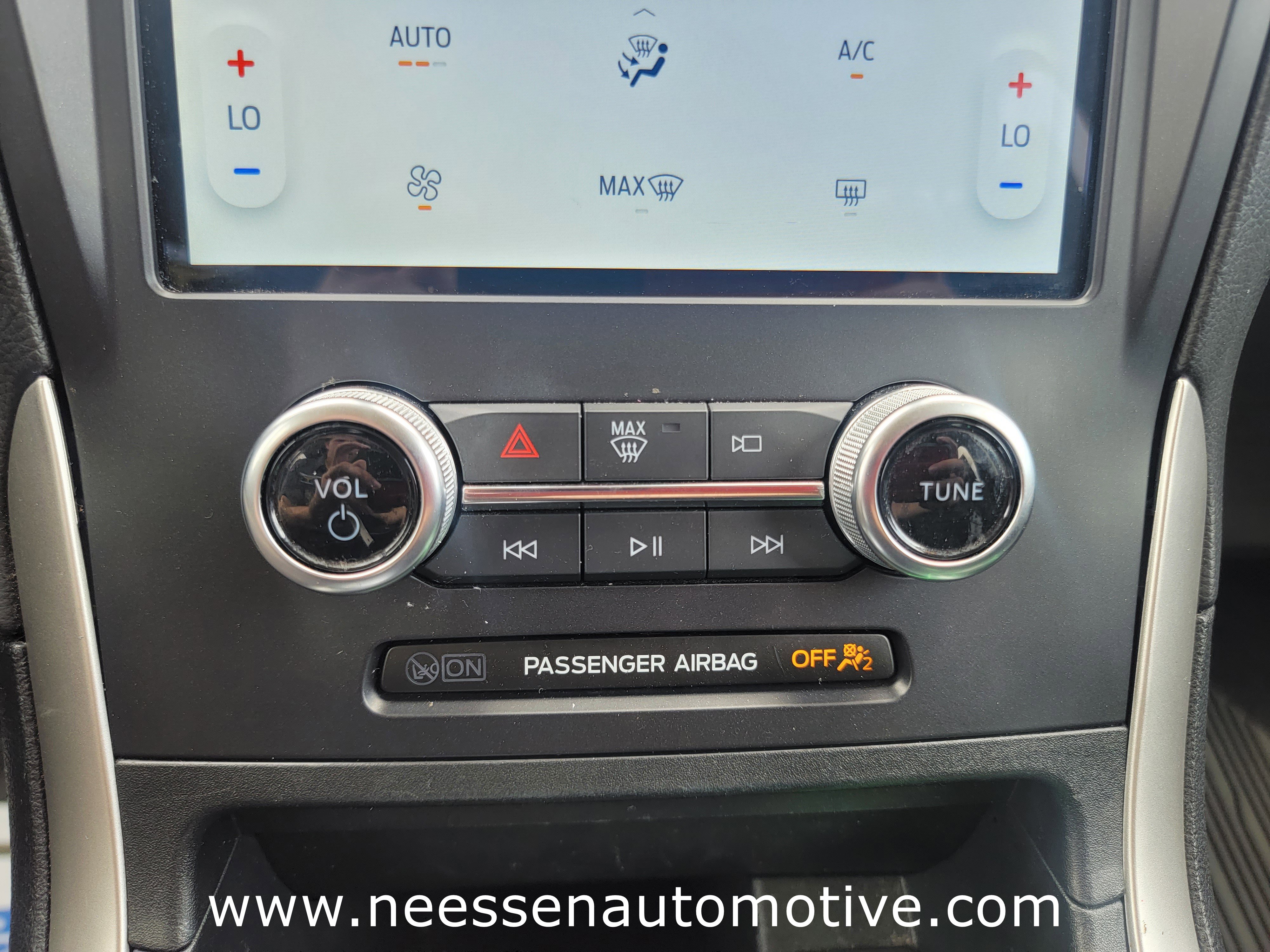 Used 2024 Ford Edge SE image 23