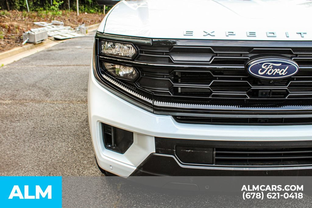 Used 2025 Ford Expedition Active AWD/4WD image 10