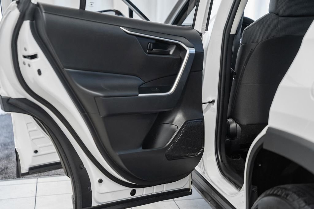 Used 2025 Toyota RAV4 LE image 31