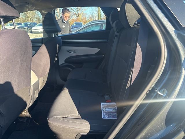 Used 2022 Hyundai Tucson SE image 6