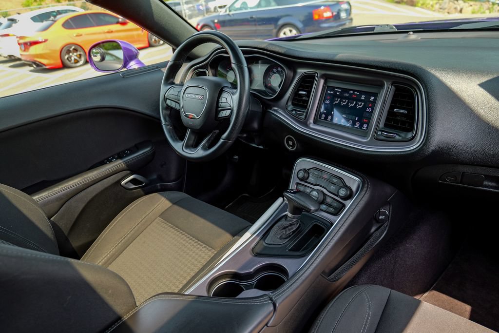 Used 2018 Dodge Challenger SXT w/ Blacktop Package RWD image 33