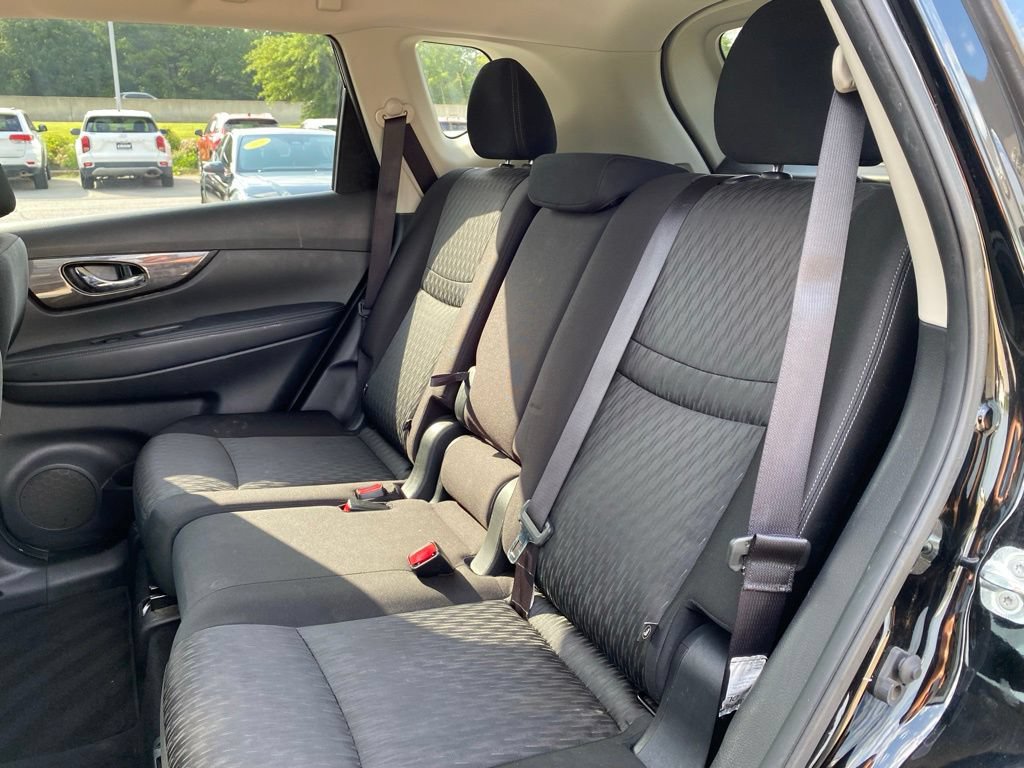 Used 2020 Nissan Rogue SV w/ Premium Package FWD image 25