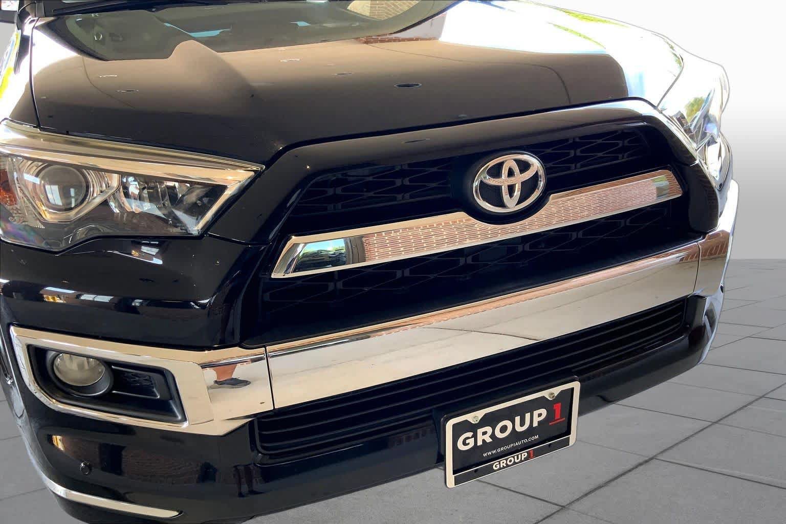 Used 2018 Toyota 4Runner Limited AWD/4WD image 30