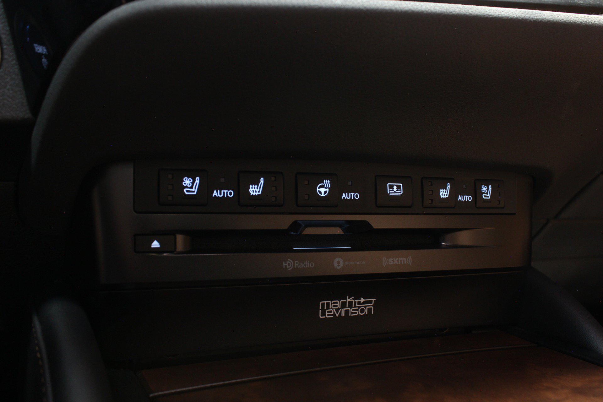 Used 2022 Lexus ES 300h Ultra Luxury w/ Accessory Package 2 FWD image 70