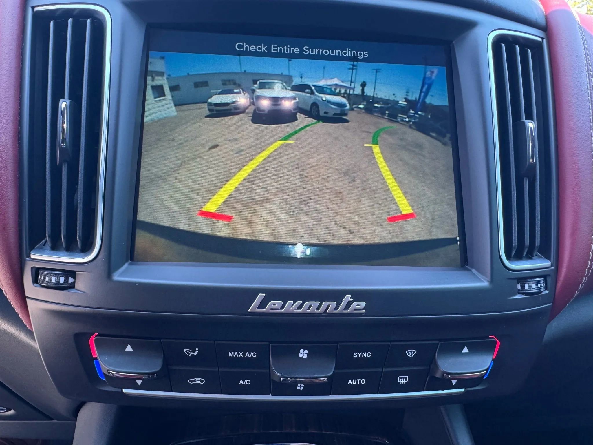 Used 2017 Maserati Levante w/ Luxury Package image 21