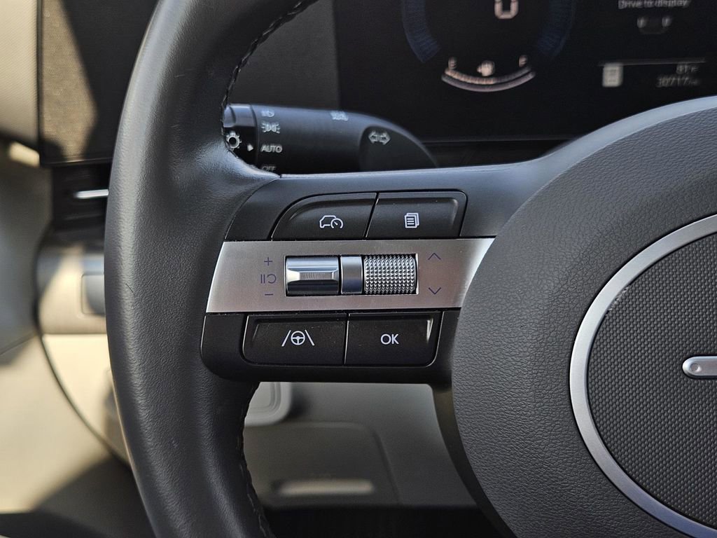 Used 2025 Hyundai Kona SEL image 13