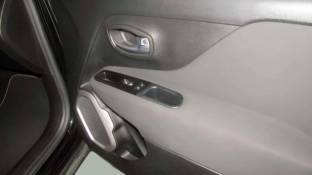 Used 2021 Jeep Renegade Latitude image 25