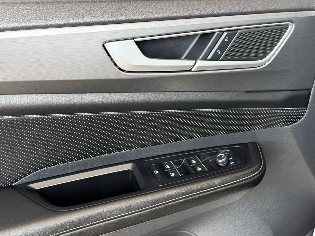 Used 2024 Volkswagen Atlas Cross Sport SE image 21