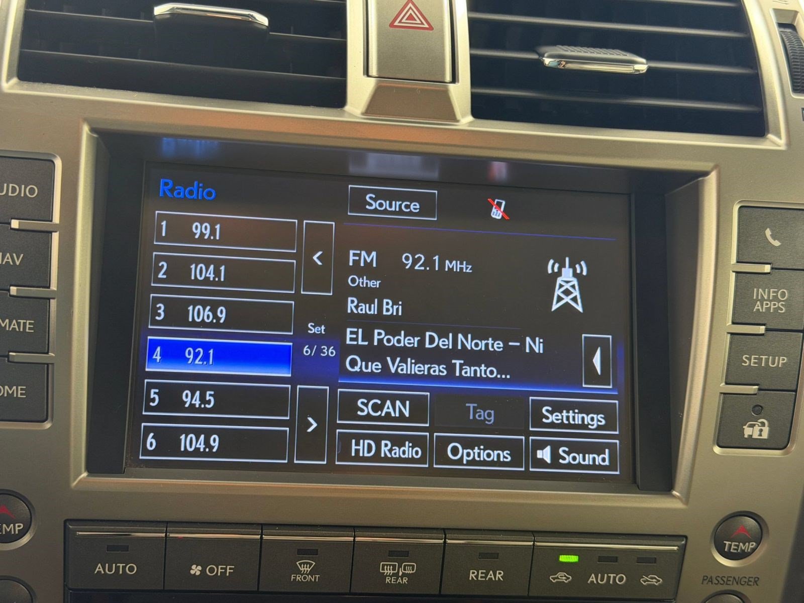 Used 2018 Lexus GX 460 Premium w/ Premium Package AWD/4WD image 21