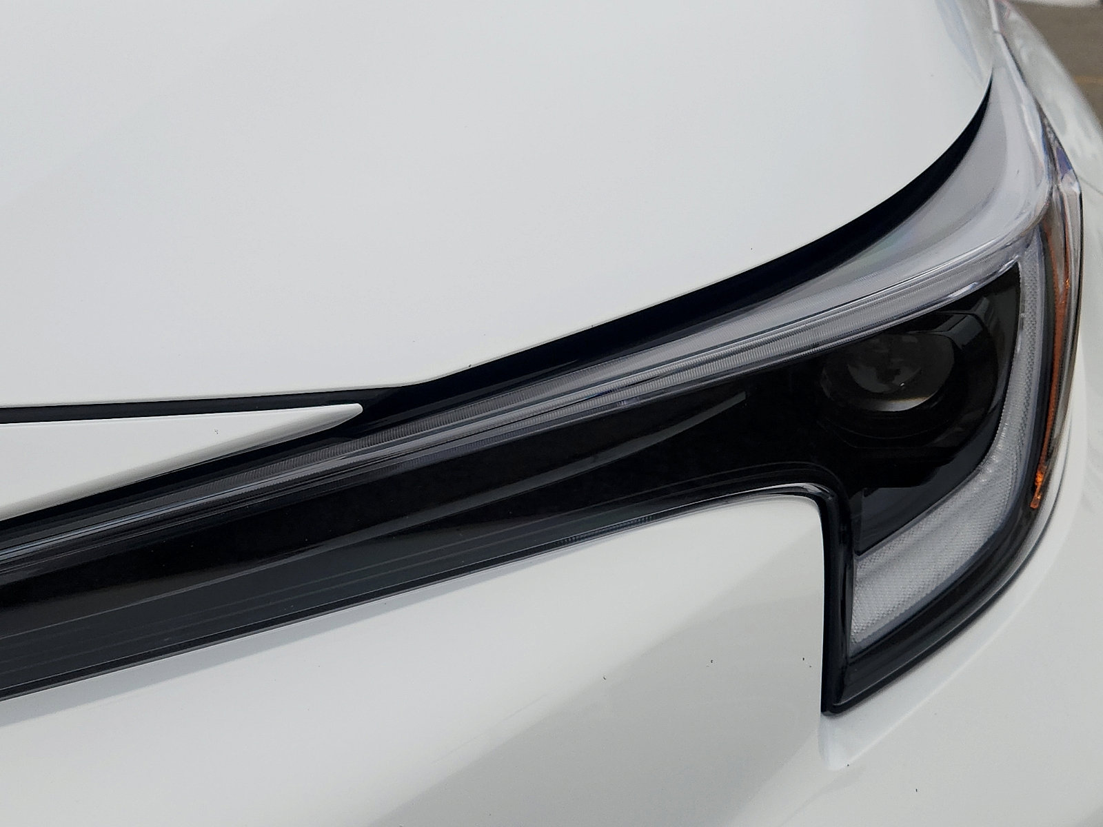 Used 2025 Toyota Corolla SE image 9