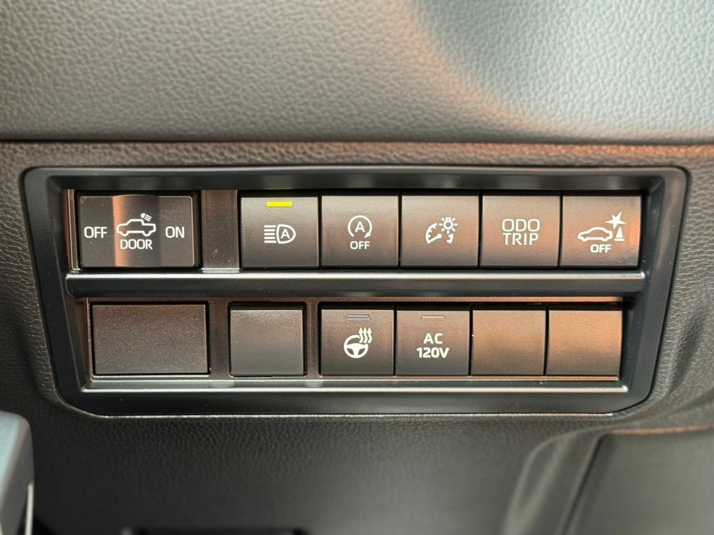 Used 2023 Toyota Tundra Limited AWD/4WD image 24
