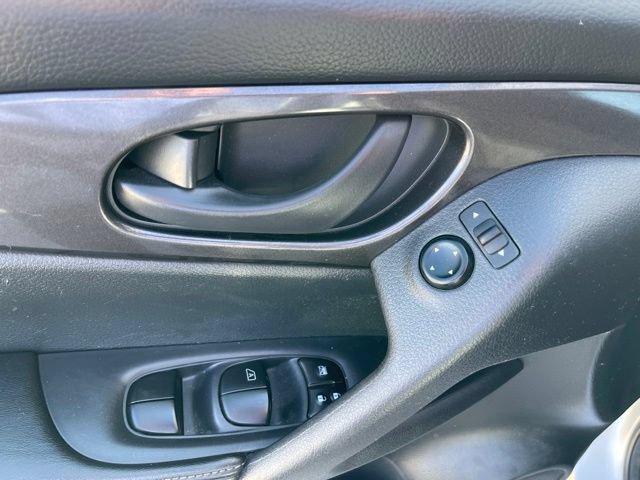 Used 2020 Nissan Rogue S AWD/4WD image 14