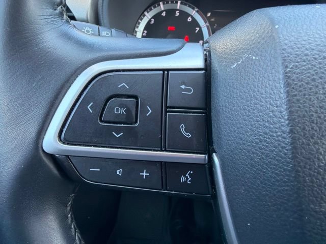 Used 2024 Toyota Highlander LE FWD image 14