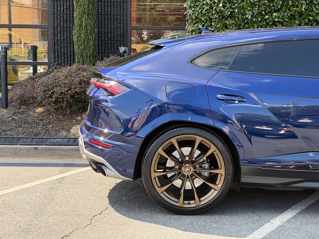 Used 2021 Lamborghini Urus AWD/4WD image 22
