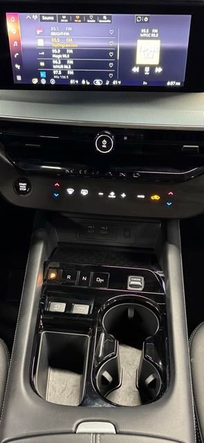 Used 2025 Nissan Murano SL AWD/4WD image 17