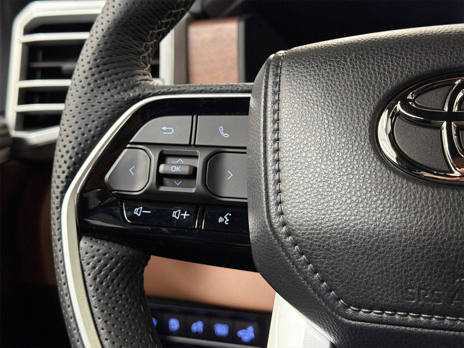 Used 2023 Toyota Tundra 1794 Edition image 28