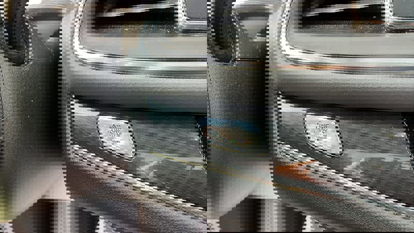 Used 2023 Buick Enclave Essence w/ Experience Buick Package image 20